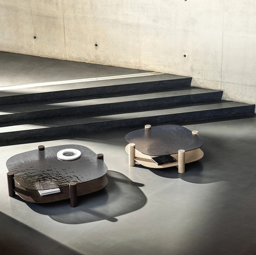 Tavolino Pavos in vetro e legno di Frigerio