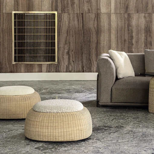 Pouf Sam in vimini e tessuto imbottito di Frigerio