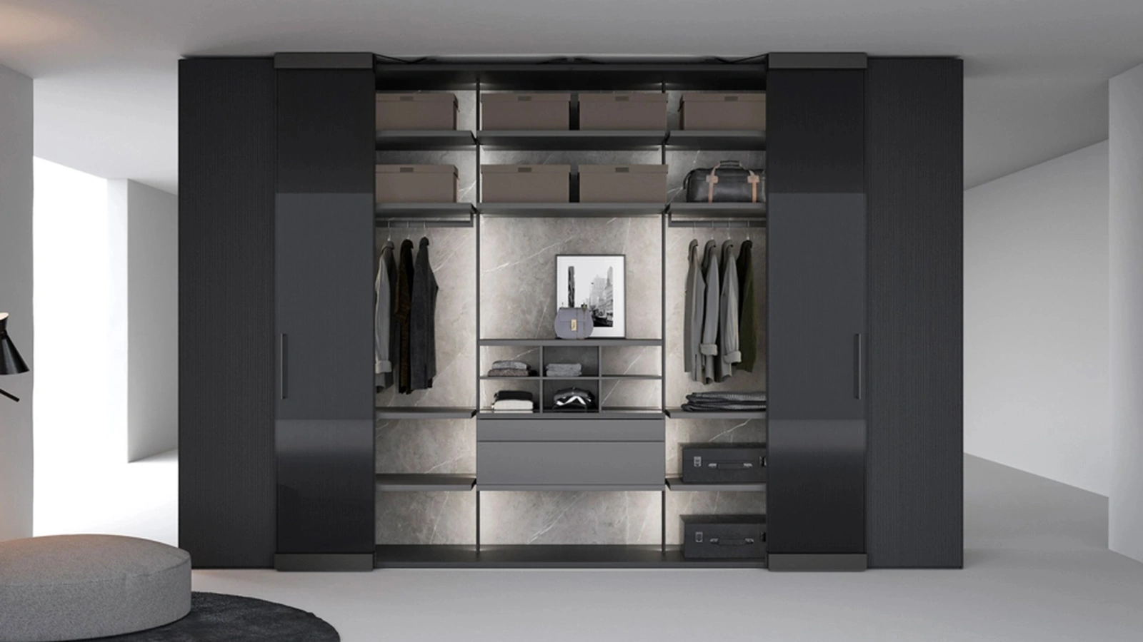 Armadio Freedhome Apertura Totale 50 vetro fumé di Caccaro