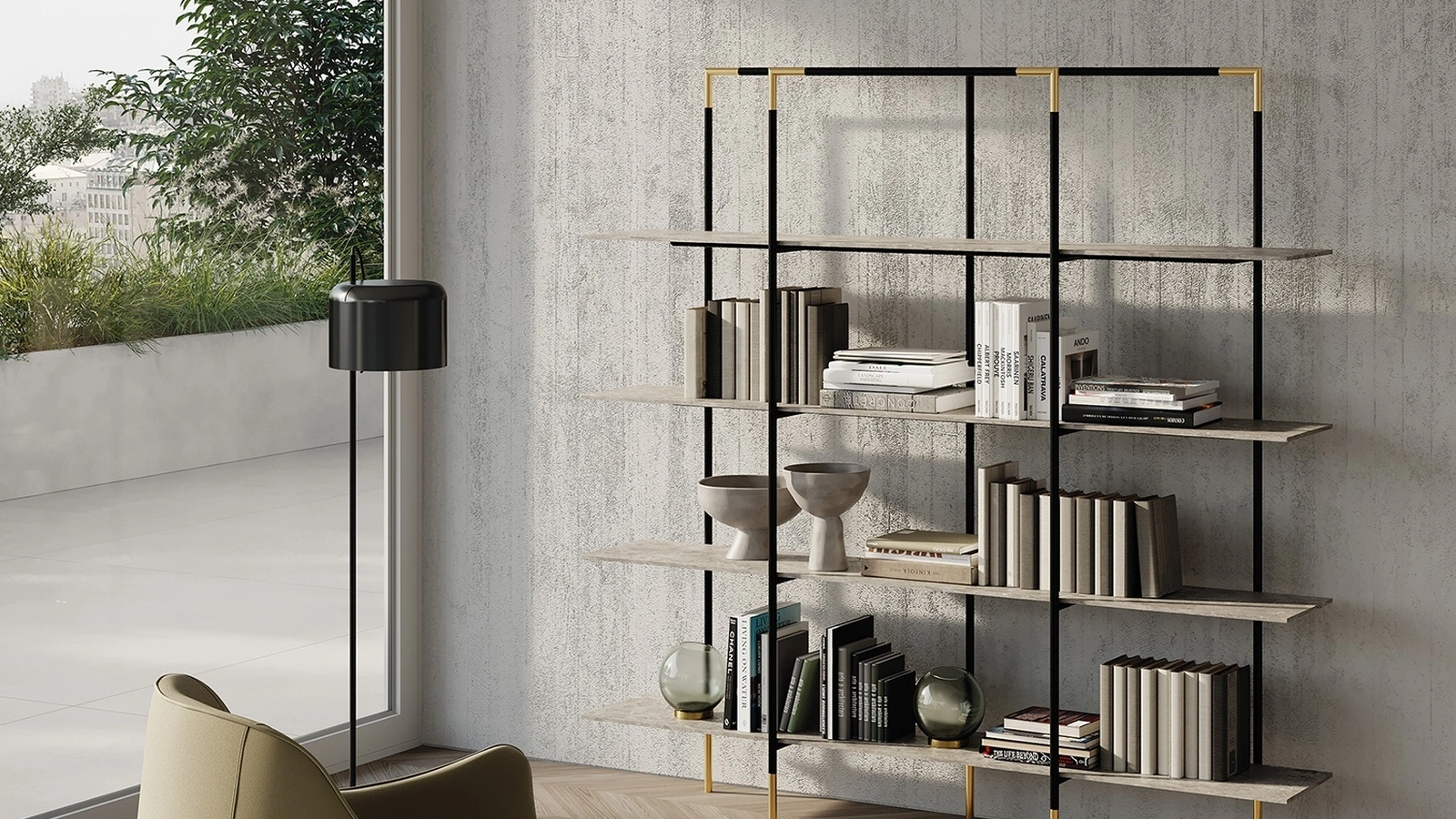 Libreria freestanding Kevin con struttura in metallo color nero sablé con dettagli metallo color oro satinato e ripiani in gres porcellanato effetto marmo di Frigerio