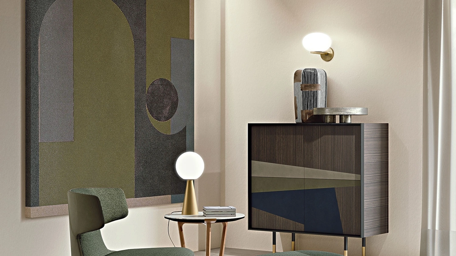 Poltrona con base girevole in legno massello rivestita in tessuto imbottito Argo di Frigerio