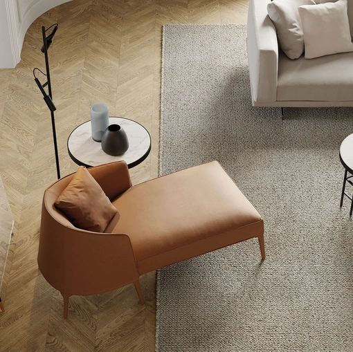 Poltrona in pelle con piedi in legno massello Jackie Chaise Longue di Frigerio
