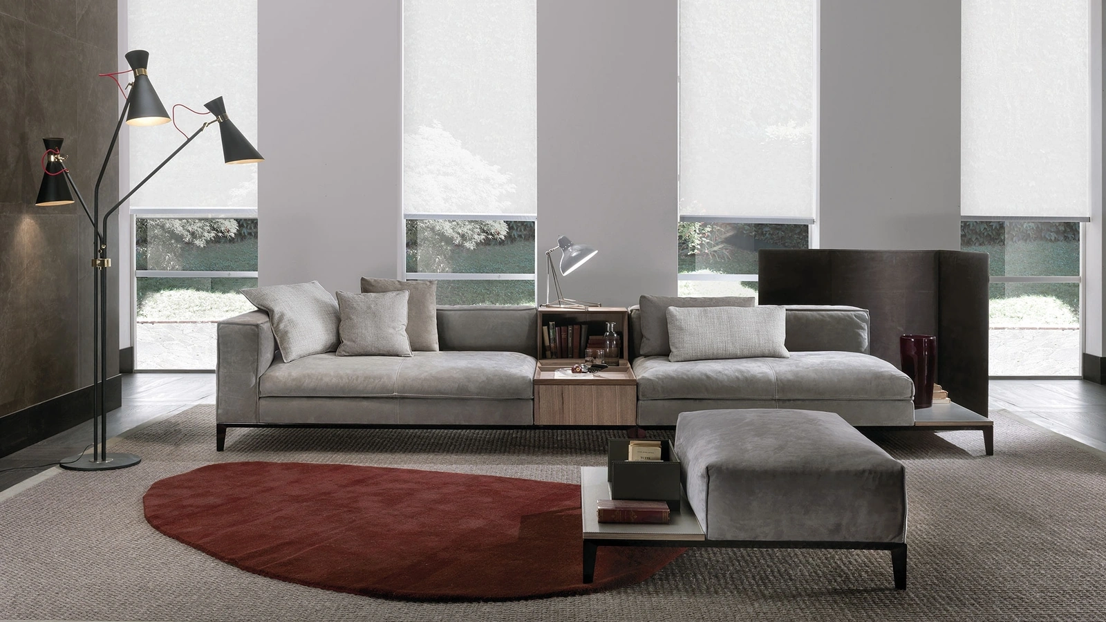 Divano lineare in tessuto imbottito Taylor di Frigerio
