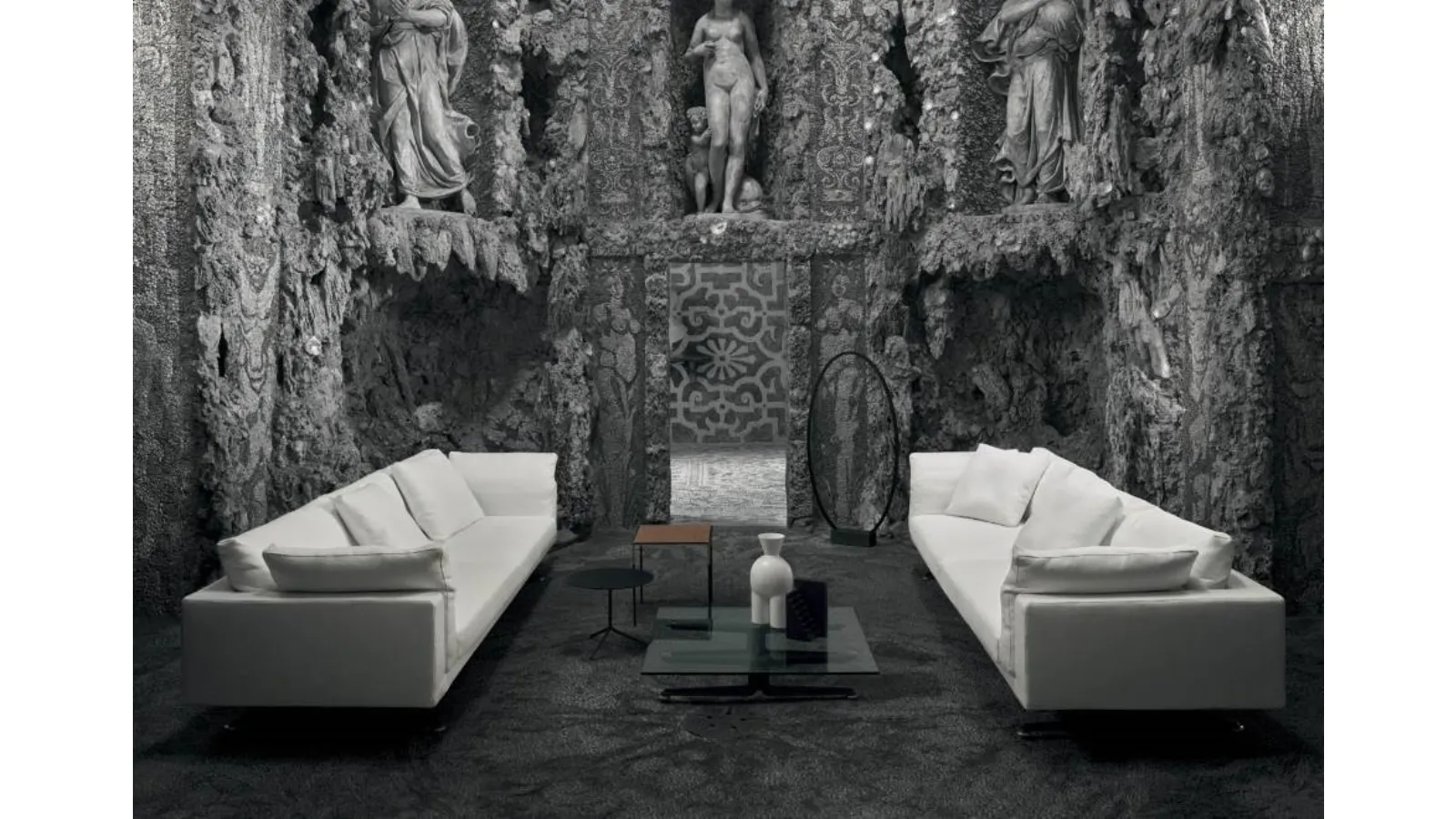 Divano lineare Floyd Hi in tessuto di Living Divani