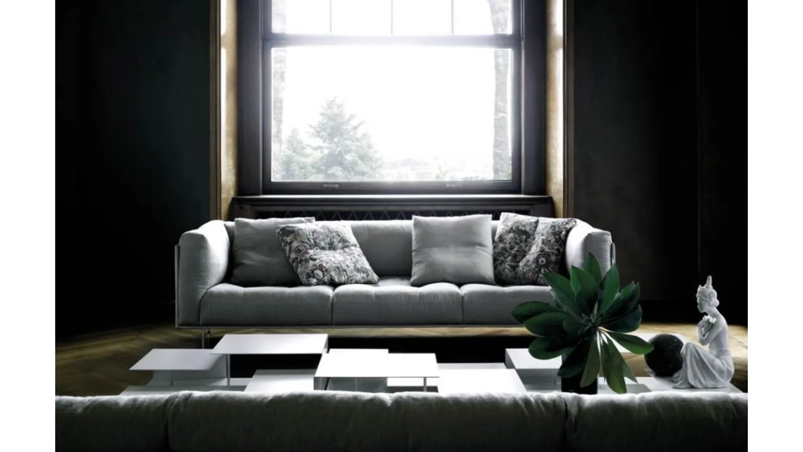 Divano lineare Rod in tessuto di Living Divani