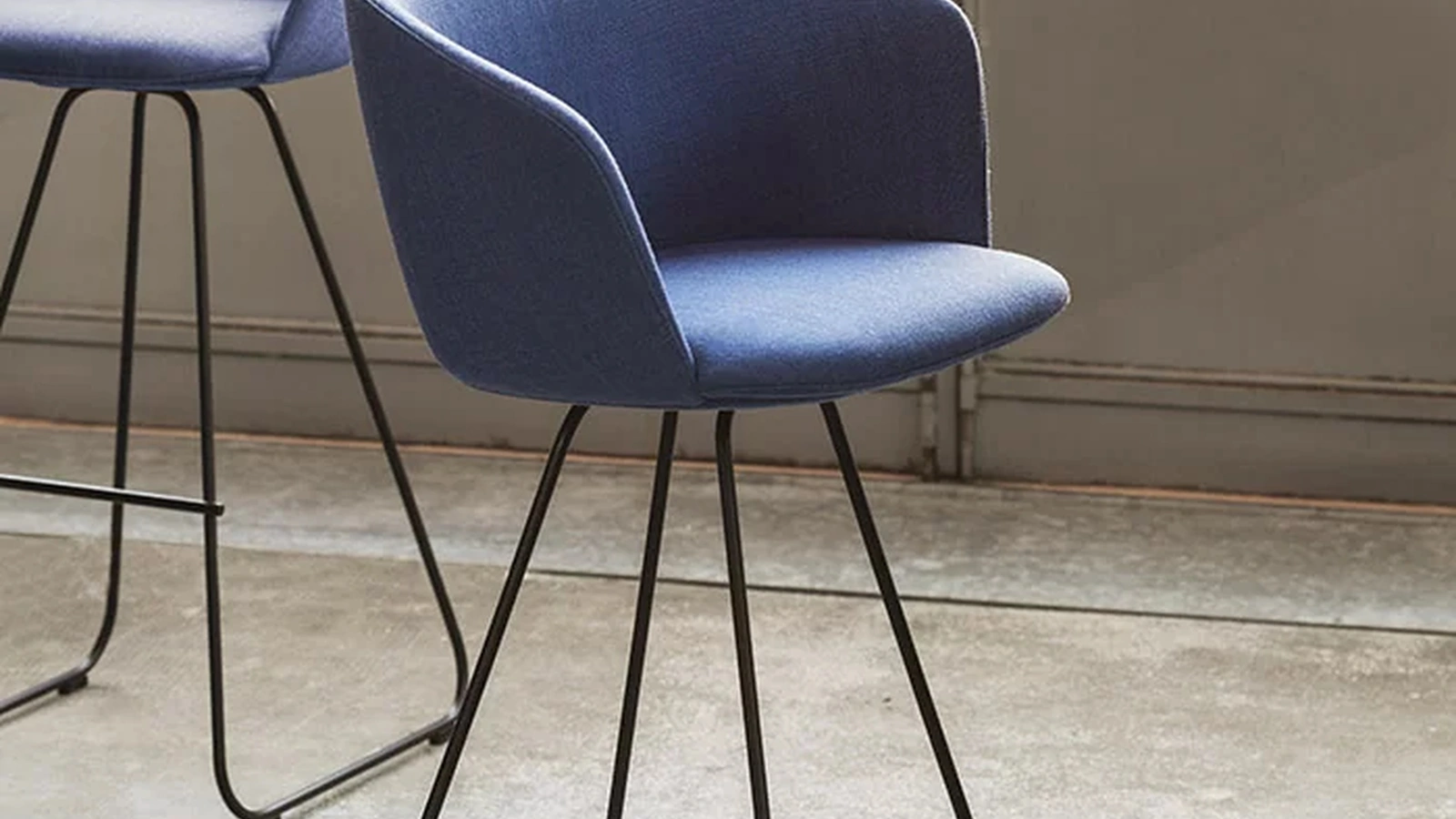 Sgabello Glove di LaPalma