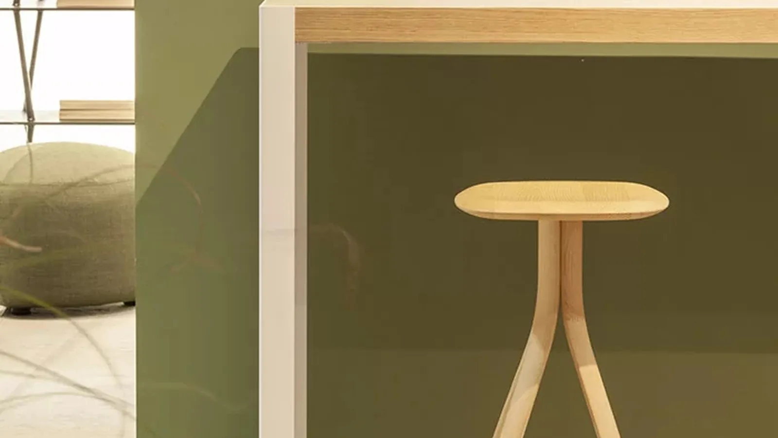 Sgabello di design in legno Lusto di LaPalma