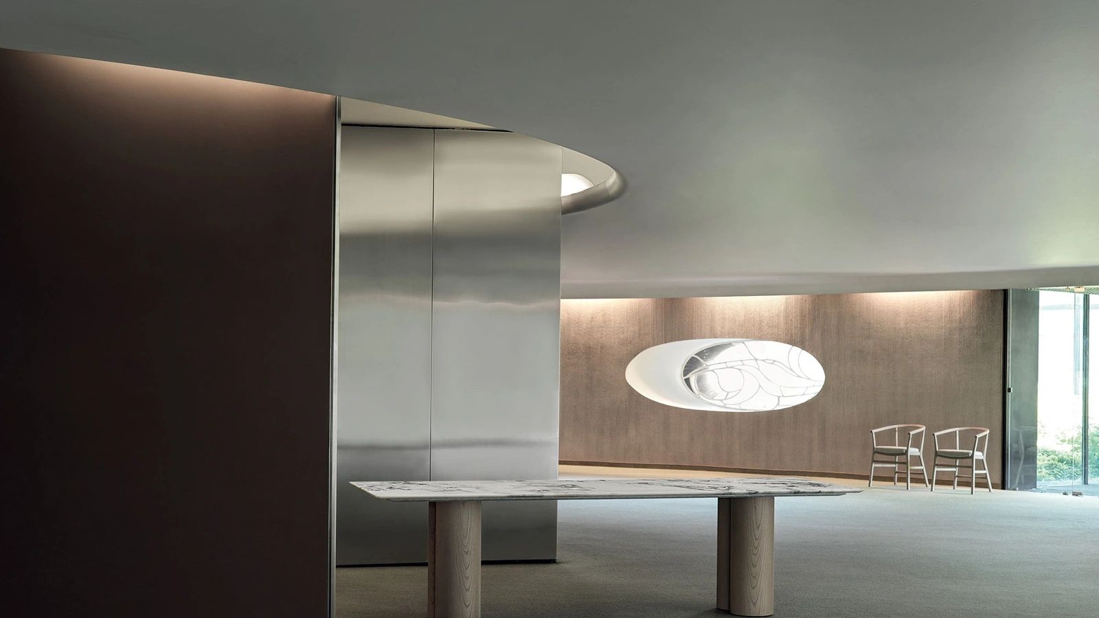 Tavolo rettangolare Elly con top in marmo e base formata da 4 colonne in legno di Frassino Frigerio