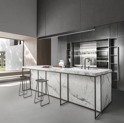 Cucina Design con isola Domestic Identities in laccato Metal e Gres di Mittel