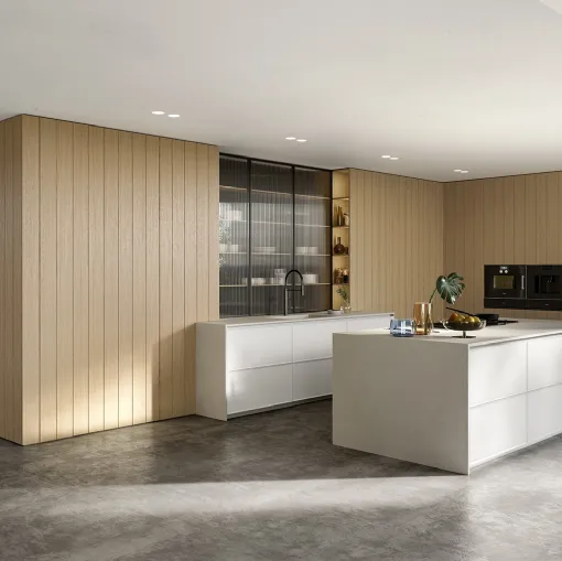 Cucina Design con isola Teatro Collection in laccato, rovere e gres di Mittel