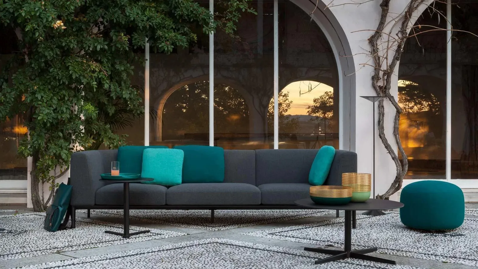 Divano da giardino lineare Add Soft Componibile di LaPalma