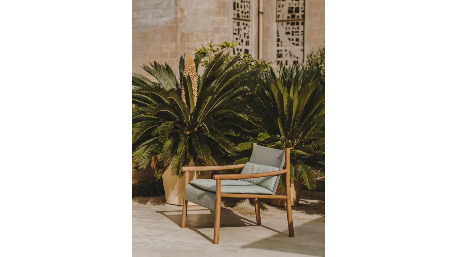 Poltroncina da giardino Kata di Arper