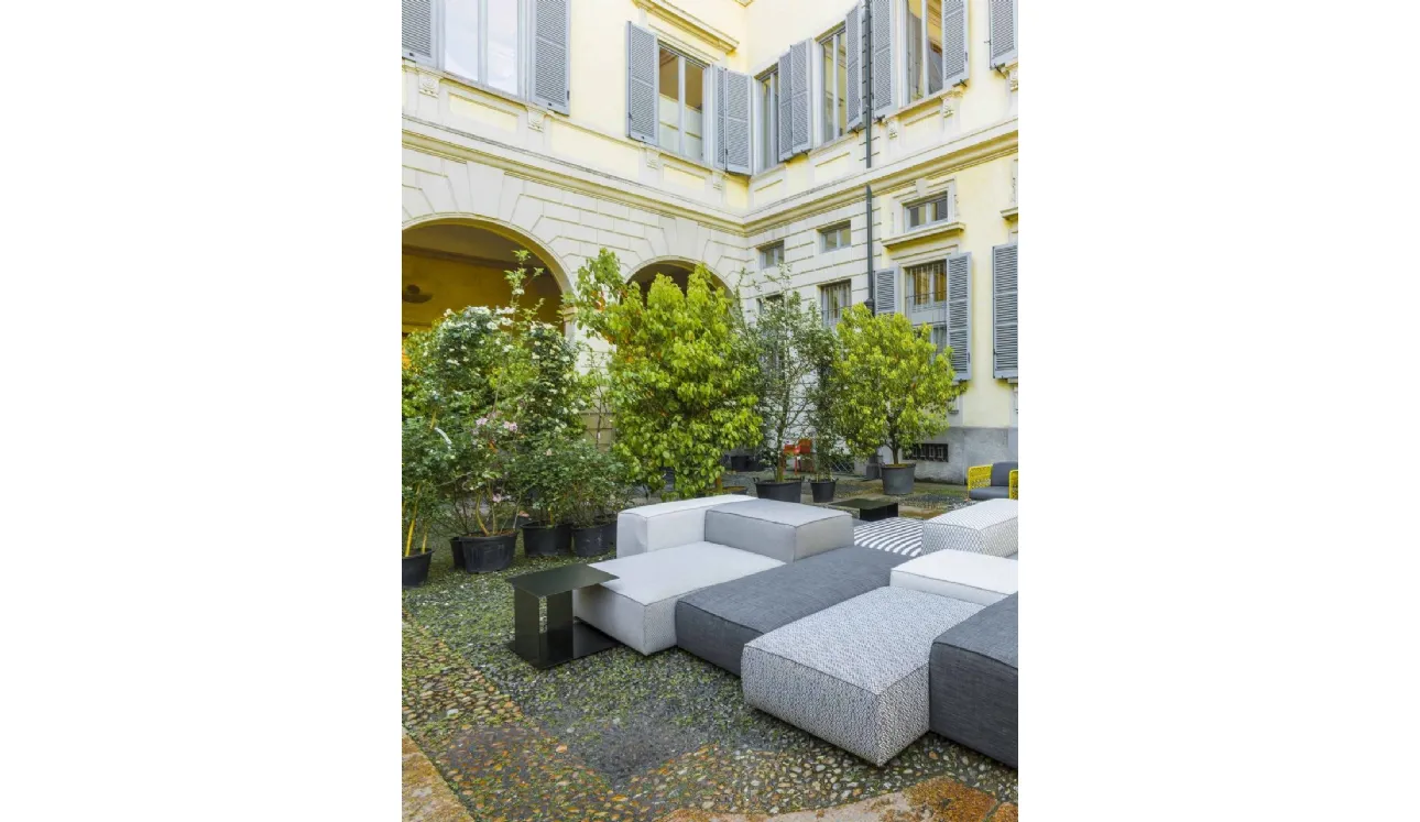 Tavolino in metallo Family Lounge Table di Living Divani