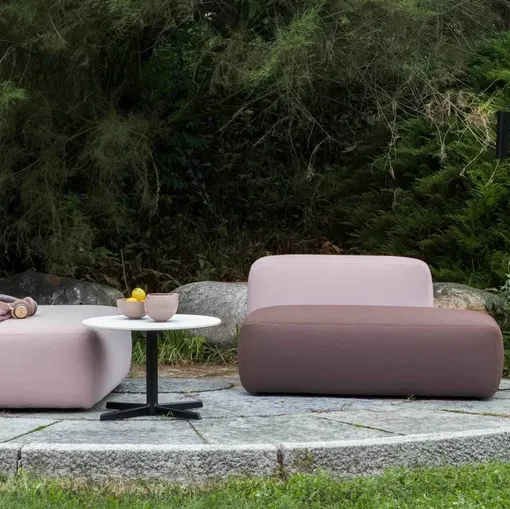 Tavolino da giardino Auki con top in HPL e base in metallo di LaPalma