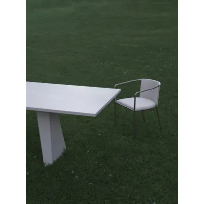 Poltroncina in tessuto con struttura in metallo Maja D di Living Divani