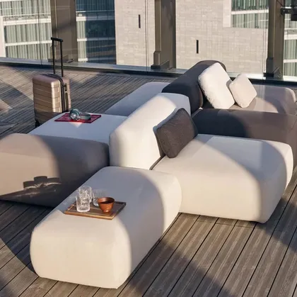 Divano da giardino in tessuto imbottito Plus Componibile di LaPalma