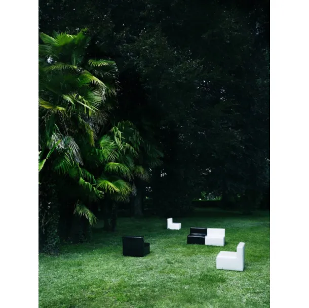 Poltroncina Cabrio in tessuto per esterni di Living Divani