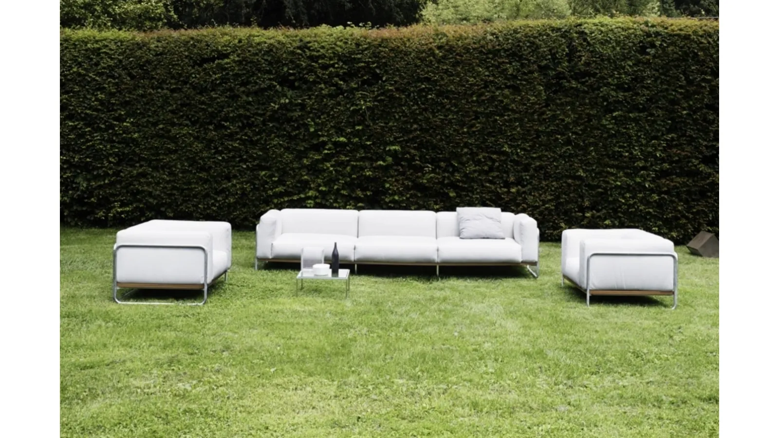 Salotto da esterno in tessuto Filo Outdoor di Living Divani