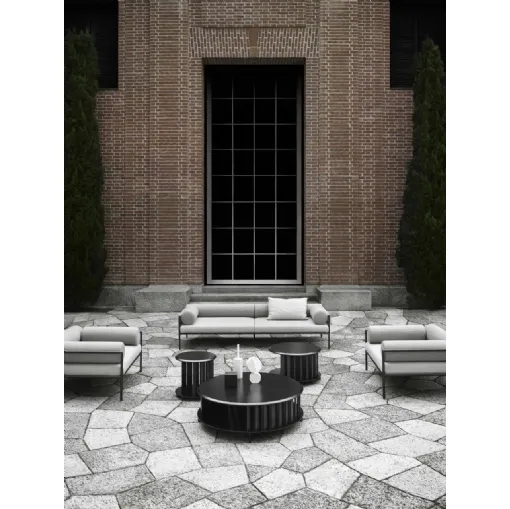 Tavolino in laccato nero opaco in tre diverse misure Islands Low Table di Living Divani