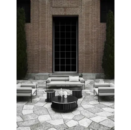 Tavolino in laccato nero opaco in tre diverse misure Islands Low Table di Living Divani